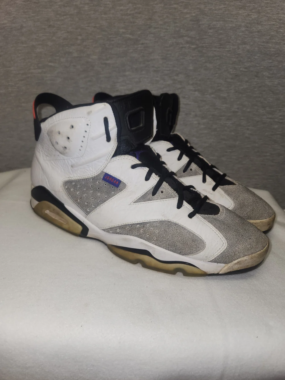 Jordan Men's Retro 6 Nostalgia High-Top Sneakers in White, Black and Gray